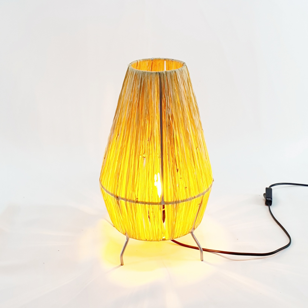 Ardhi Manu Table Lamp - Large