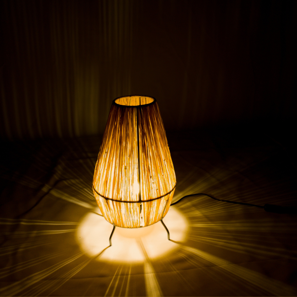Ardhi Manu Table Lamp - Large