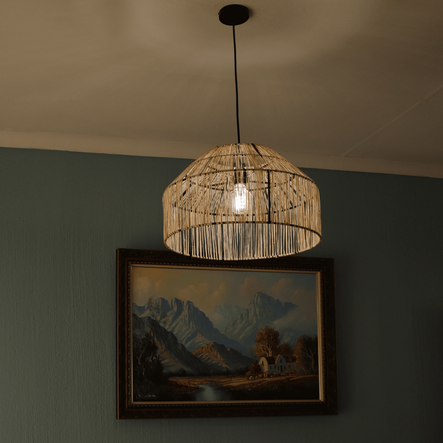 Ardhi Russe Pendant light