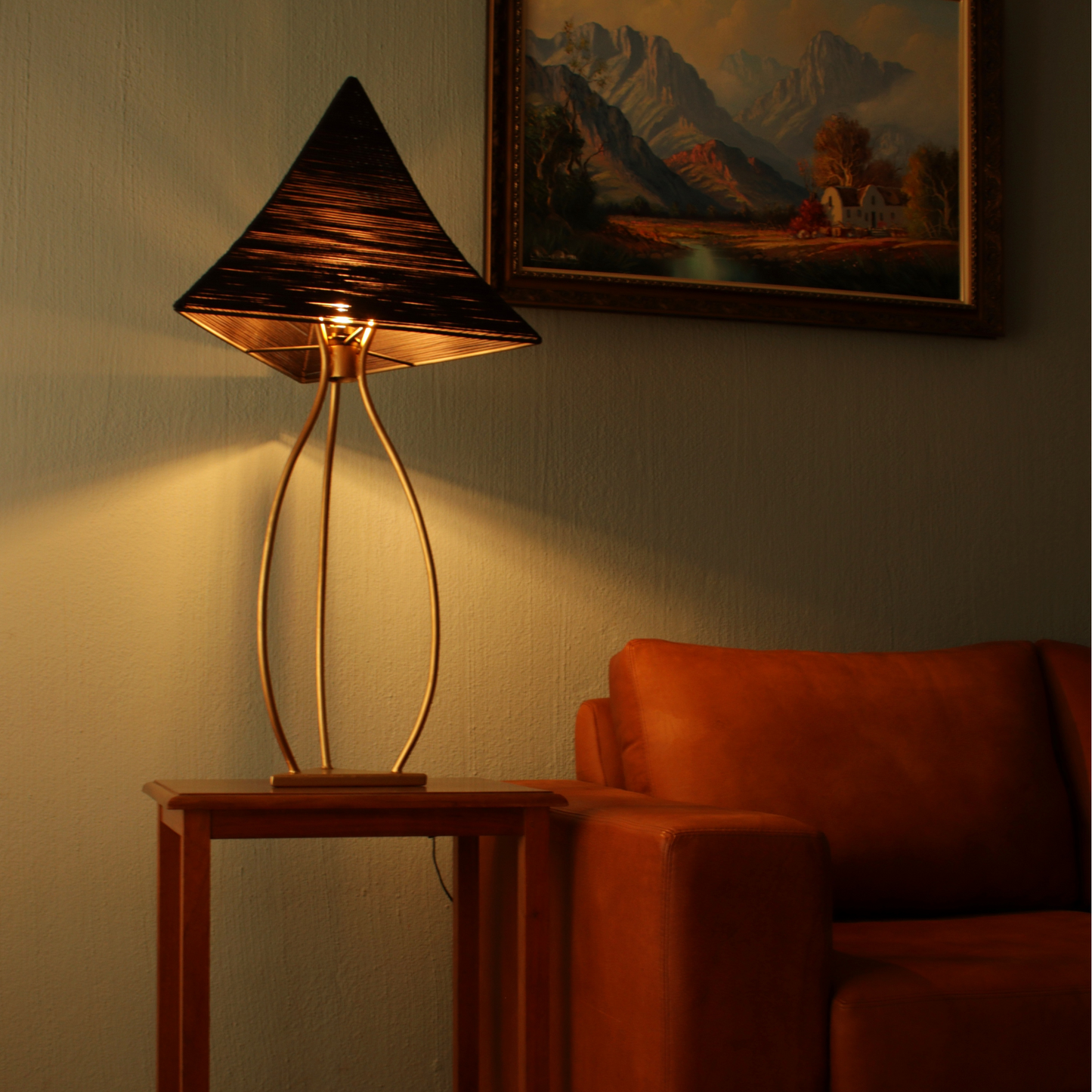 Ardhi Tranglio Side Lamp