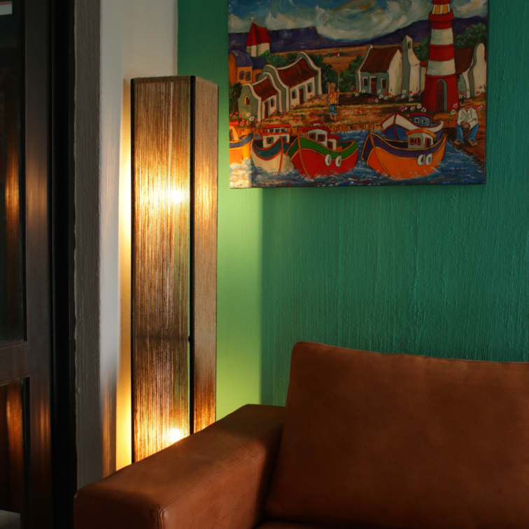 Ardhi Rusqe Corner Floor Lamp